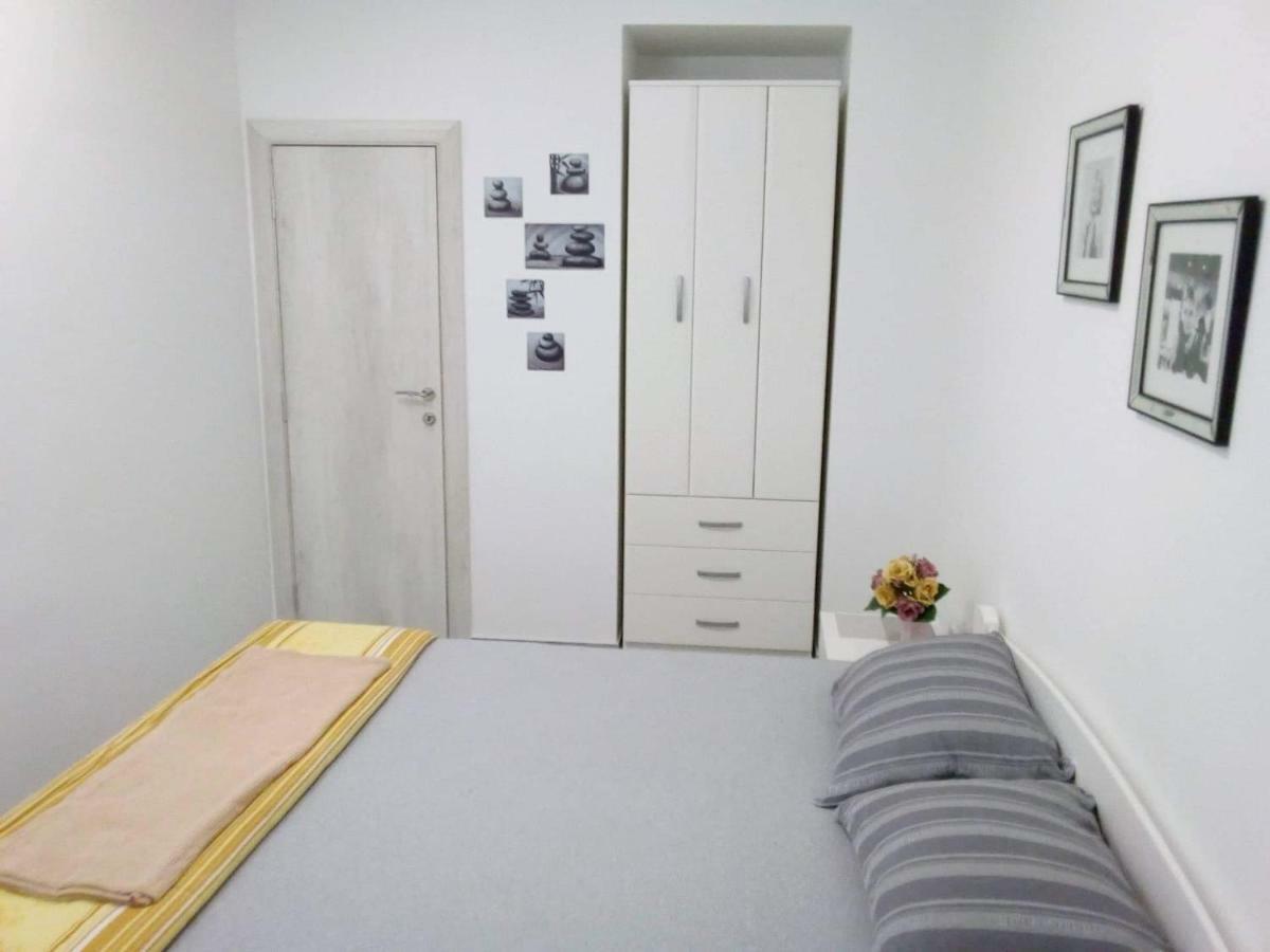 Tara Deluxe Apartment ブドヴァ エクステリア 写真