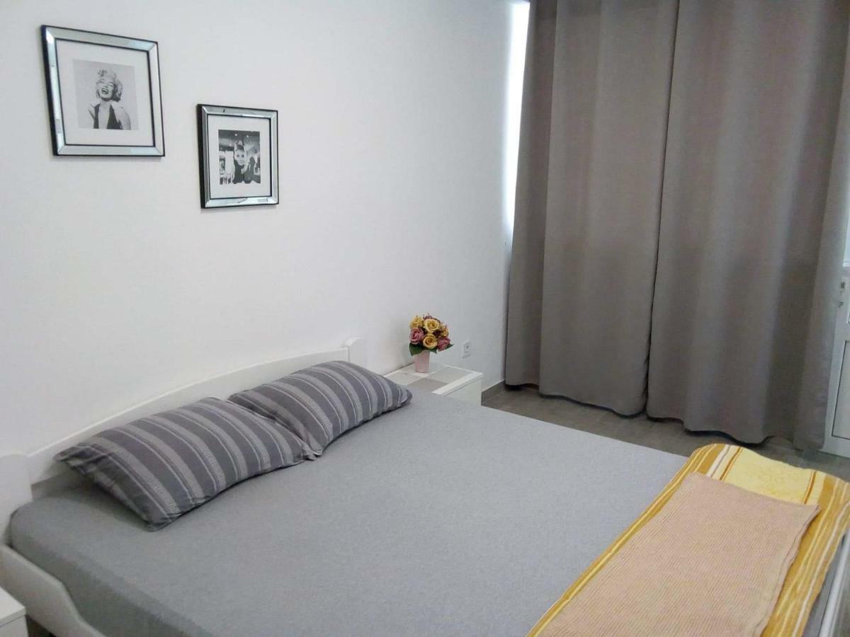 Tara Deluxe Apartment ブドヴァ エクステリア 写真