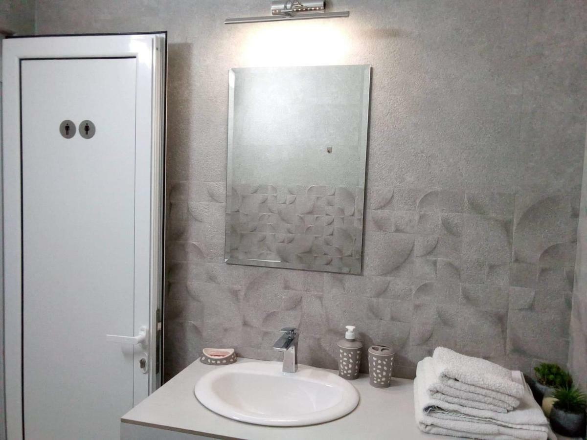 Tara Deluxe Apartment ブドヴァ エクステリア 写真